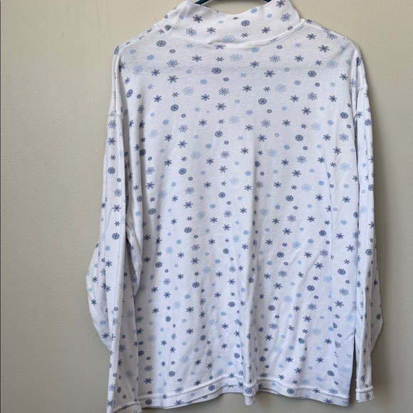 Basic Editions White Top with Blue Snowflakes - Picture 6 of 6